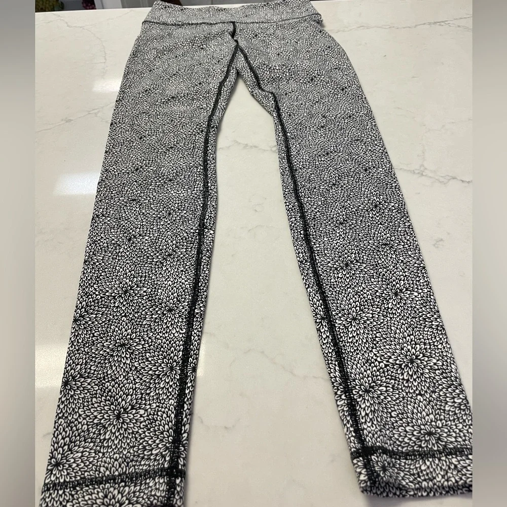 Lululemon Athletica Size 4